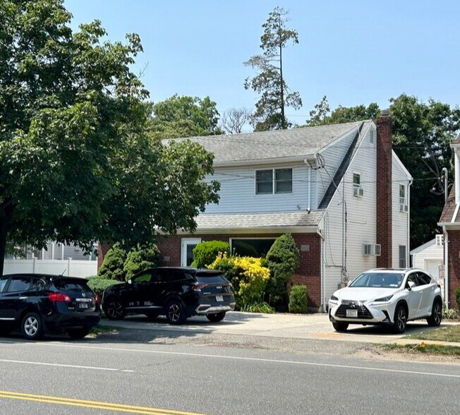 More Photos Of 2138 Wantagh Ave, Wantagh Office For Lease