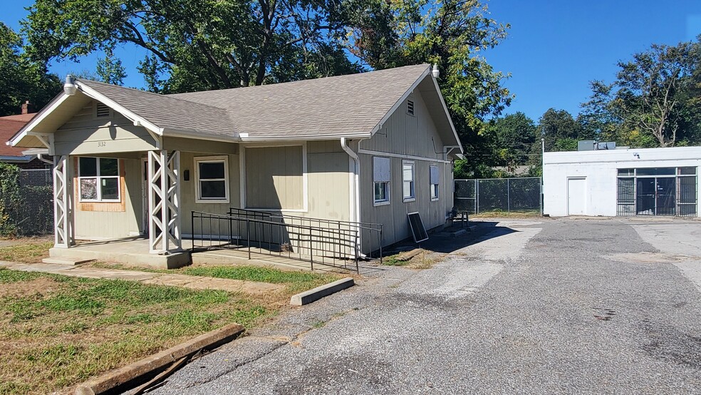 Primary Photo Of 3132 Park Ave, Memphis Daycare Center For Sale