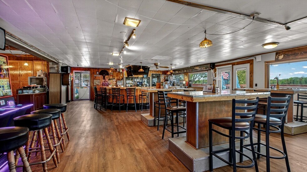 More Photos Of 16061 296th St, Cornell General Retail For Sale