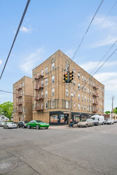 Primary Photo Of 5 W 4th St, Mount Vernon Apartments For Sale