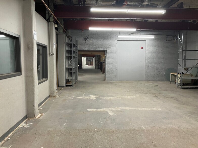 More Photos Of 725 Southbridge St, Worcester Warehouse For Lease