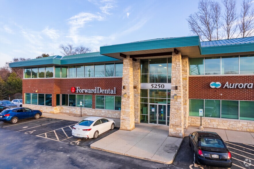 More Photos Of 5250 S 108th St, Hales Corners Medical For Lease