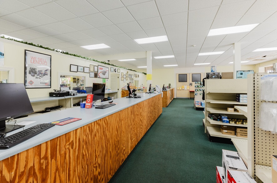 More Photos Of 205 W. Forsyth Street, Americus General Retail For Sale
