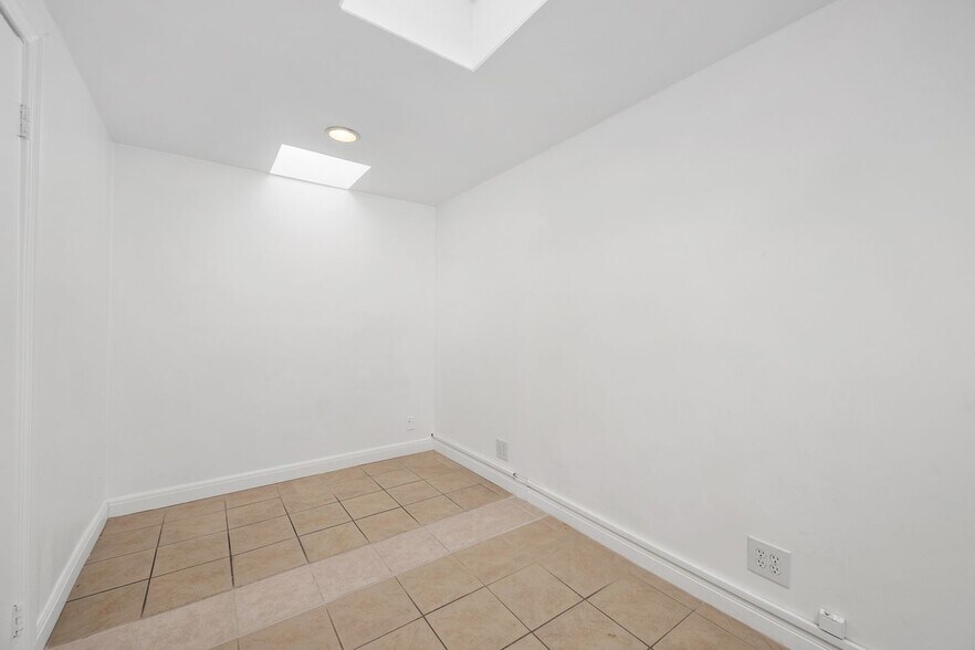 More Photos Of 3861 Jasmine Ave, Culver City Medical For Lease