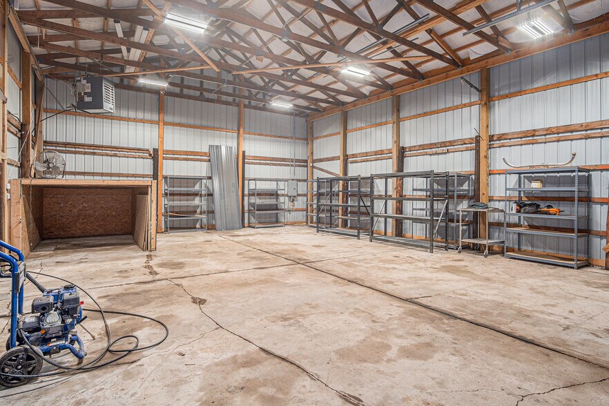 More Photos Of 2601 N 45th St, Omaha Office Residential For Lease