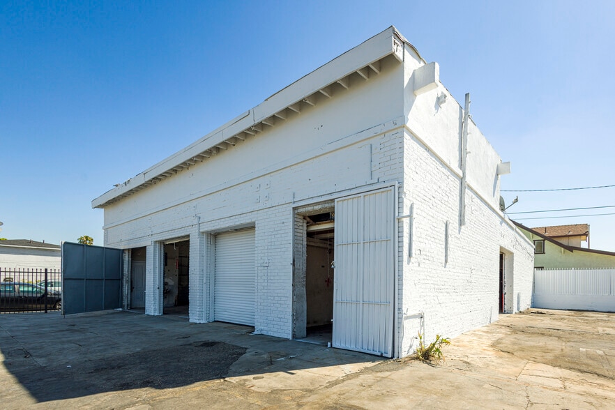More Photos Of 110 E 62nd St, Los Angeles Auto Repair For Lease