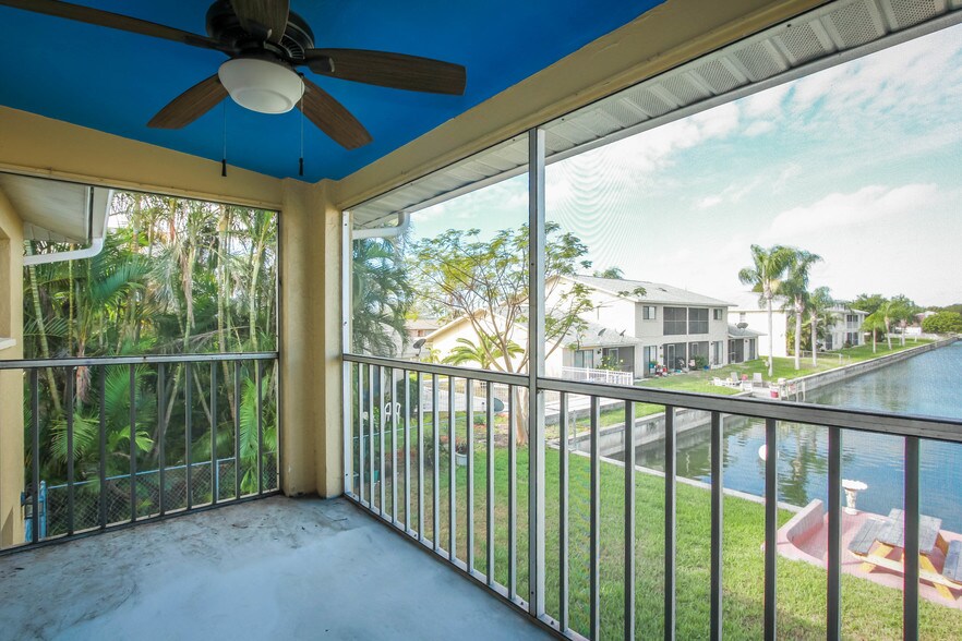 More Photos Of 706 SE 13th Ct, Cape Coral Apartments For Sale