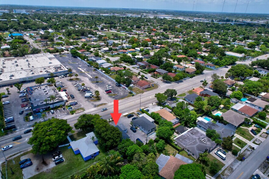 More Photos Of 16811 NE 6th Ave, Miami Office For Sale