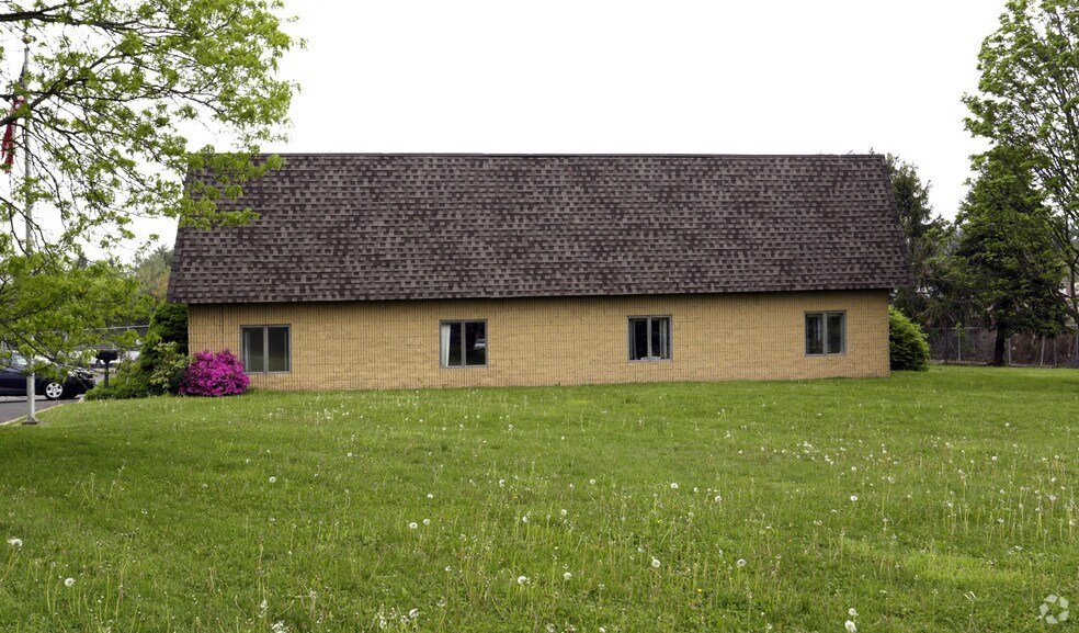 More Photos Of 1795 Stout Dr, Warminster Warehouse For Lease