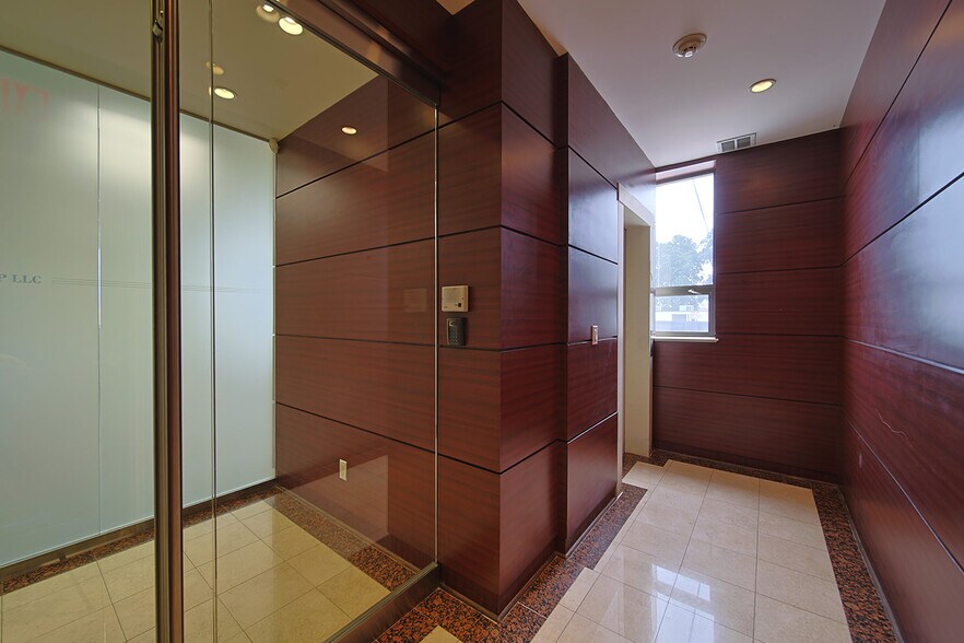 More Photos Of 280 Broad Ave, Palisades Park Office For Lease