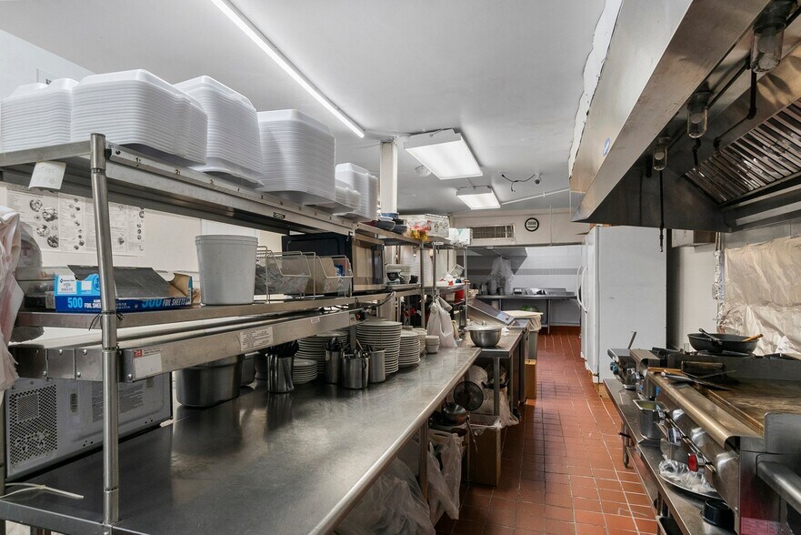 More Photos Of 1400 N Frazier St, Conroe Restaurant For Sale