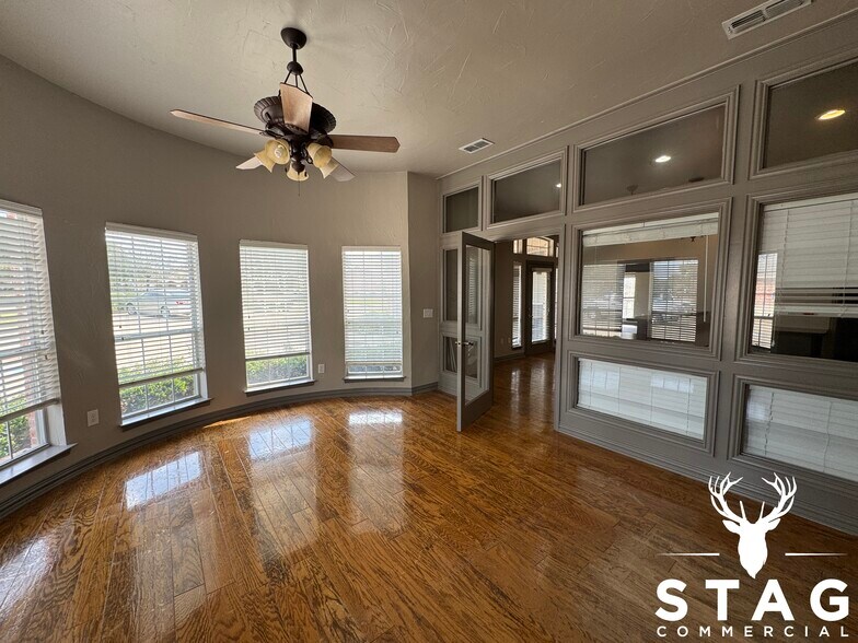 More Photos Of 1204 Bent Oaks Ct, Denton Office Residential For Lease