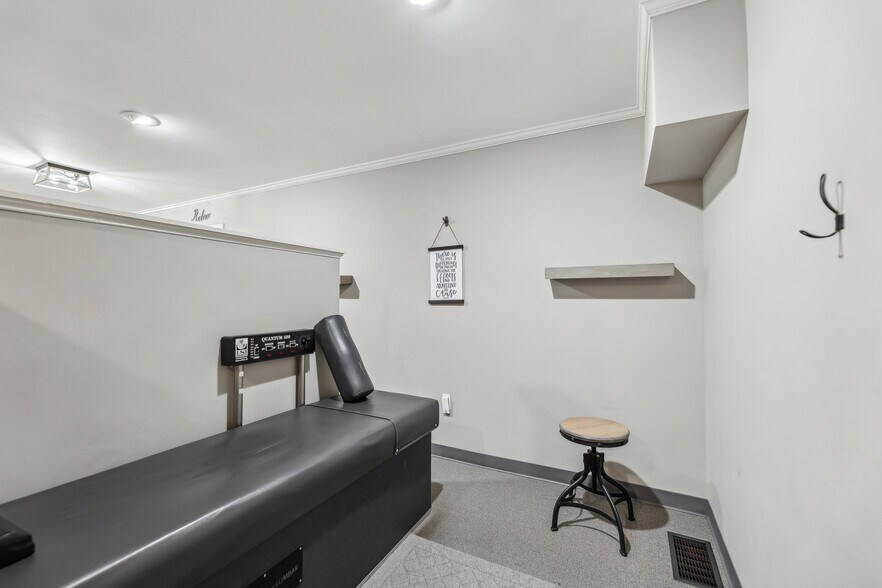 More Photos Of 930 W Main St, Jenks Medical For Sale