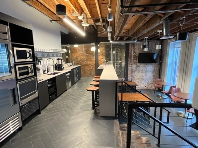 More Photos Of 718 7th St NW, Washington Office Residential For Lease