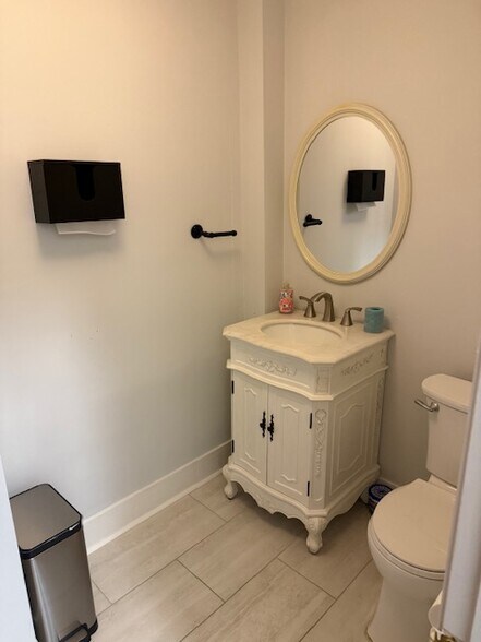 More Photos Of 308 Centre St, Fernandina Beach Storefront Retail Office For Lease