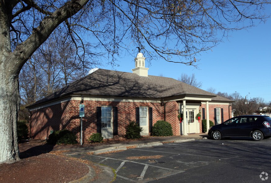 More Photos Of 824 S Dekalb St, Shelby Medical For Sale