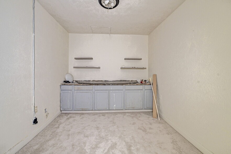 More Photos Of 411 S Kaufman St, Newton Lodge Meeting Hall For Sale