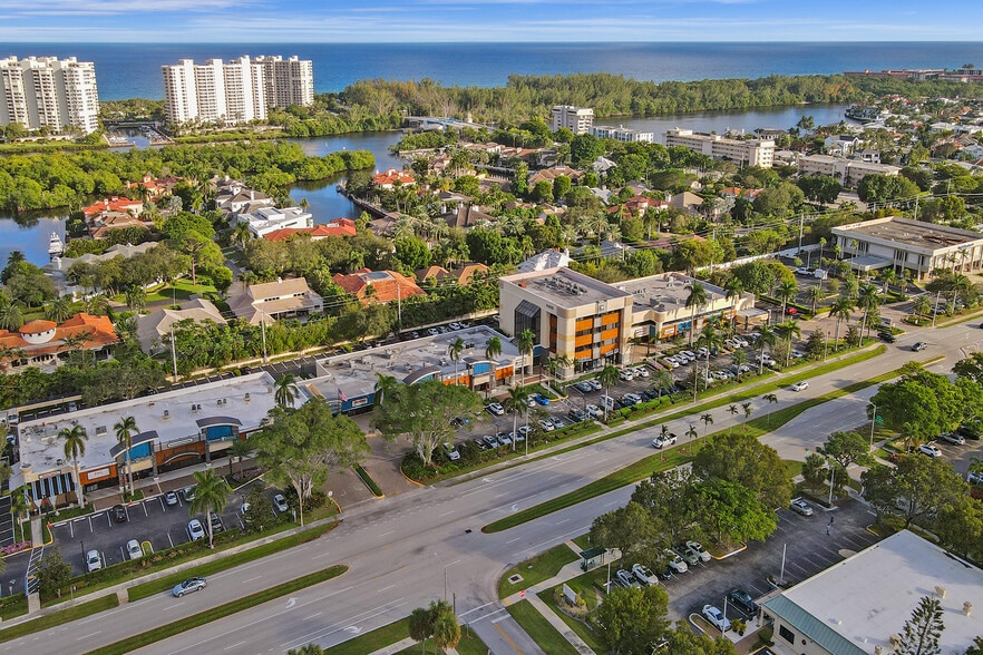 More Photos Of 4400 N Federal Hwy, Boca Raton General Retail For Lease