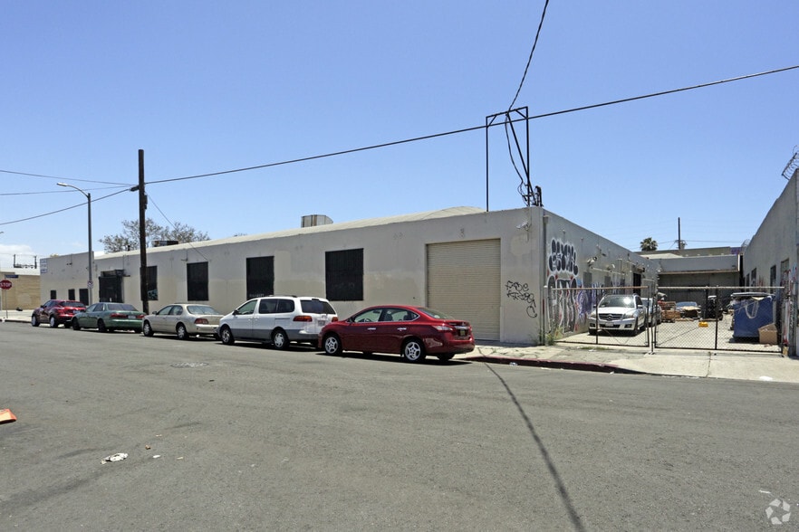More Photos Of 3101-3115 S Broadway, Los Angeles Manufacturing For Lease