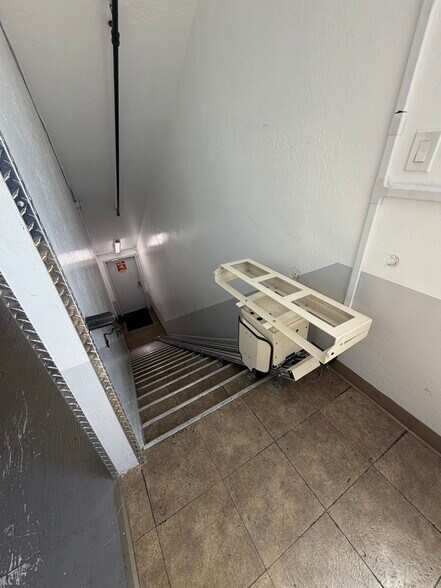 More Photos Of 922 W Evelyn Ave, Sunnyvale Self Storage For Sale