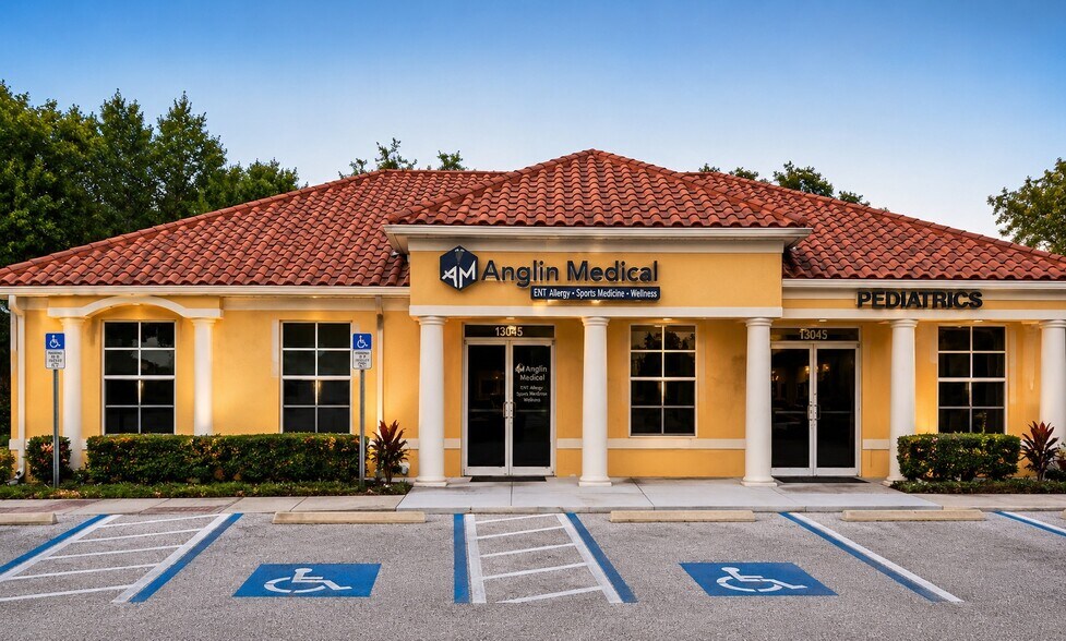 More Photos Of 13043-13045 Summerfield Sq, Riverview Medical For Sale