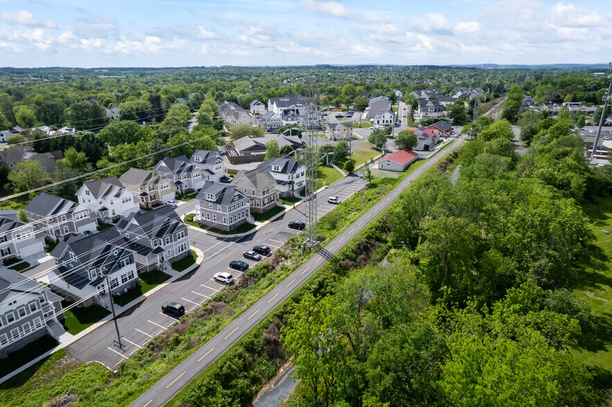 More Photos Of 20704 Ashburn Rd, Ashburn Unknown For Lease