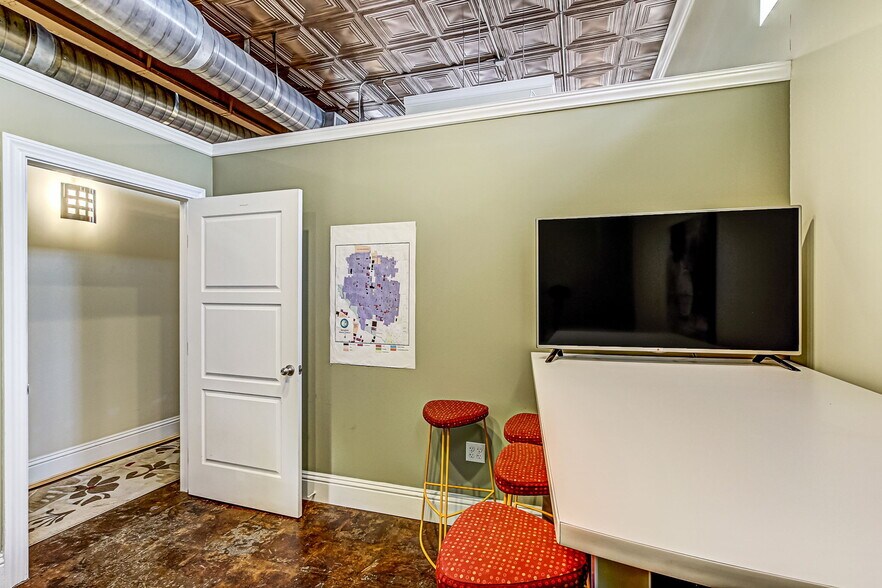 More Photos Of 1334 Walnut St, Jacksonville Office For Sale