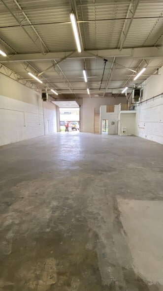 More Photos Of 52 129 Av NW, Edmonton Industrial For Lease
