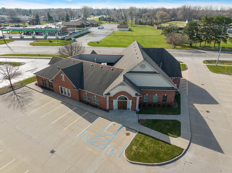 More Photos Of 35807 Moravian Rd, Clinton Township Office For Lease