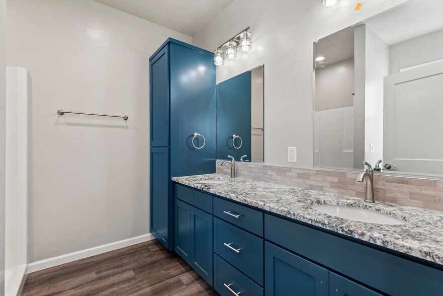 More Photos Of 560 Park Springs Ave, Baker City Apartments For Sale