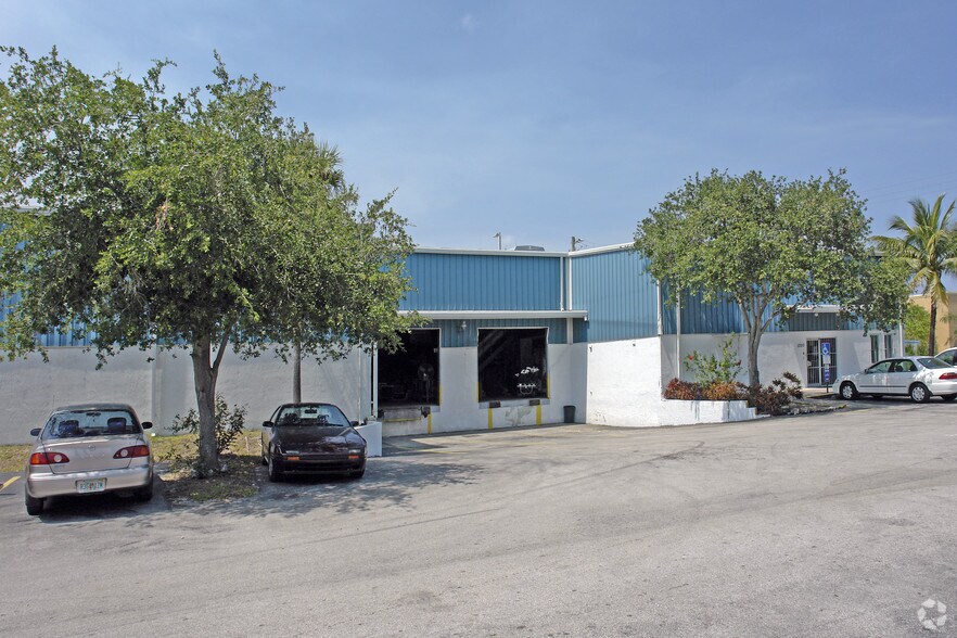 More Photos Of 12100 SW 129th Ct, Miami Manufacturing For Lease
