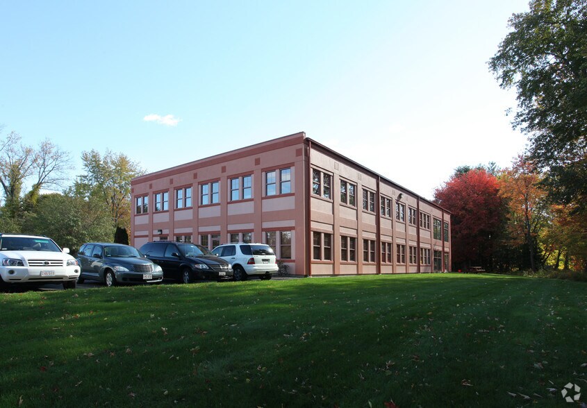 More Photos Of 470 Granby Rd, South Hadley Medical For Lease