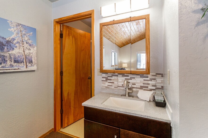 More Photos Of 500 Dodge Ridge Rd, Pinecrest Hotel For Sale