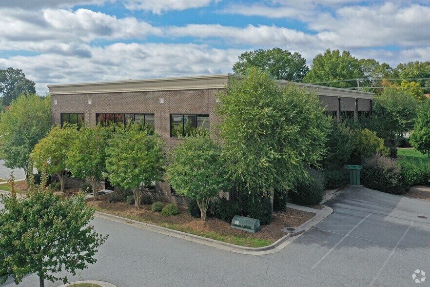More Photos Of 1400 Eastchester Dr, High Point Office For Sale