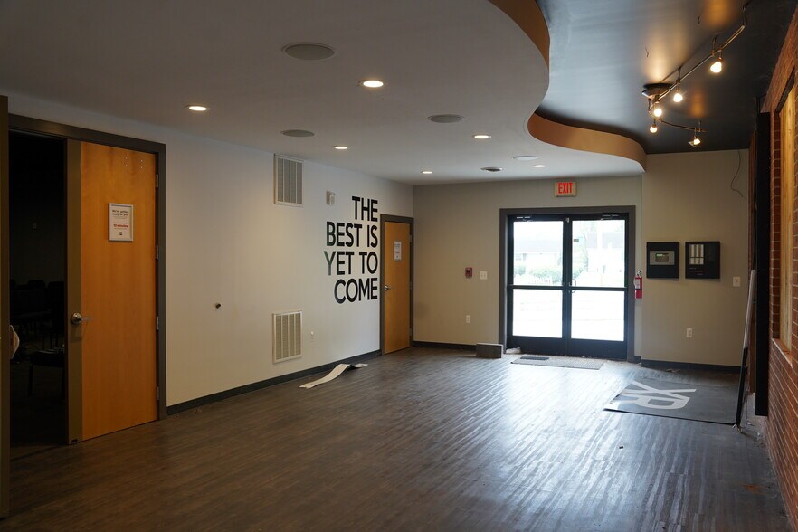 More Photos Of 7595 Martinsburg Pike, Shepherdstown Office For Sale