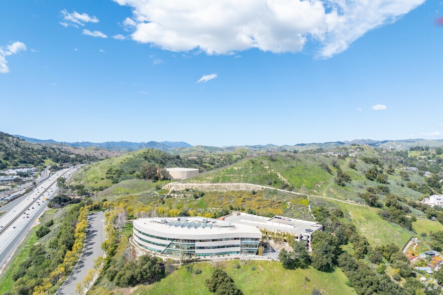 More Photos Of 24151 Ventura Blvd, Calabasas Office For Lease