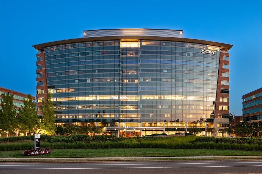 Primary Photo Of 6350 Walker Ln, Alexandria Unknown For Lease