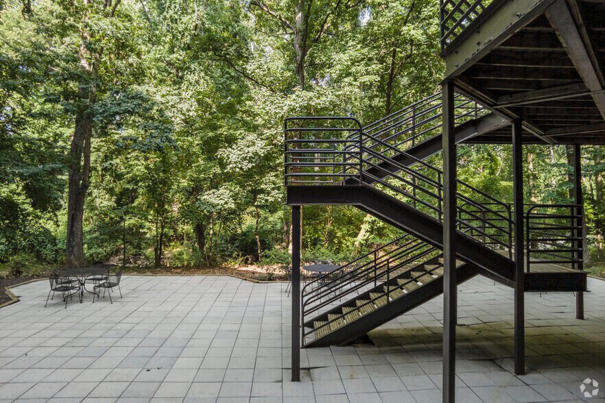 More Photos Of 6850 Versar Ctr, Springfield Office For Lease