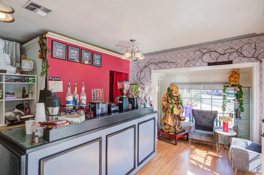 More Photos Of 2205 W Olive Ave, Burbank Office Residential For Sale