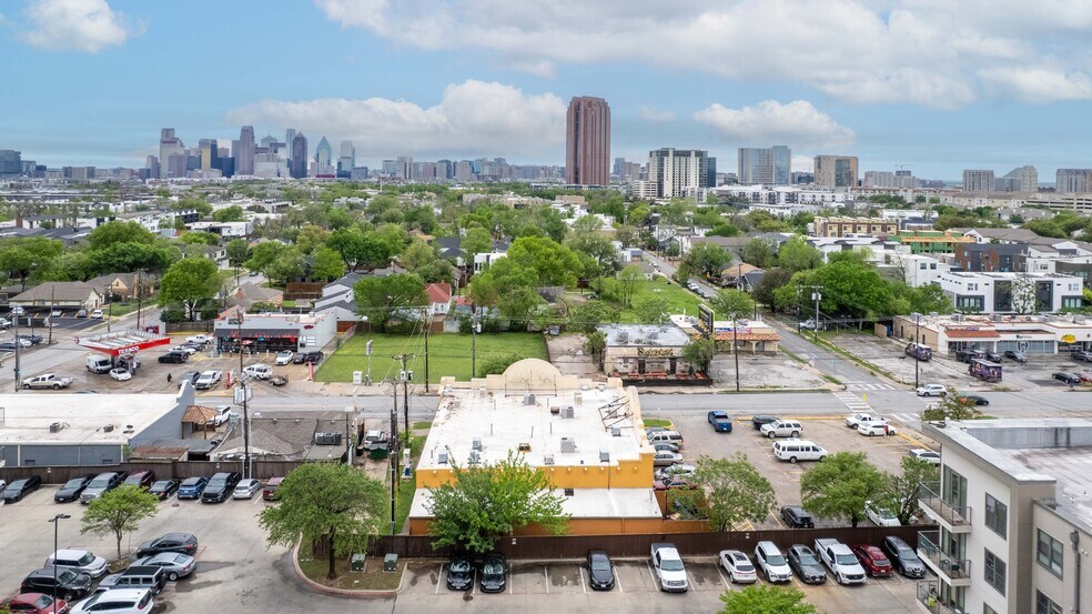 More Photos Of 2420 N Fitzhugh Ave, Dallas Supermarket For Lease