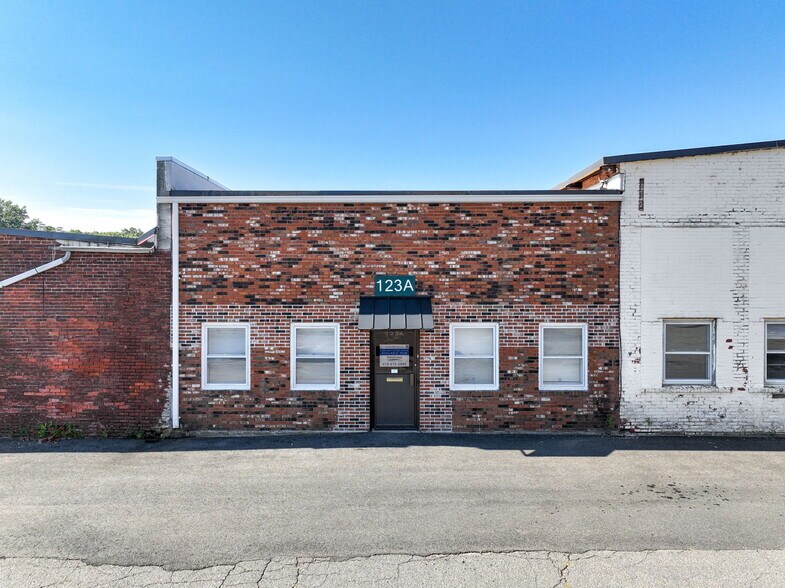 More Photos Of 100 State St, Ludlow Manufacturing For Lease