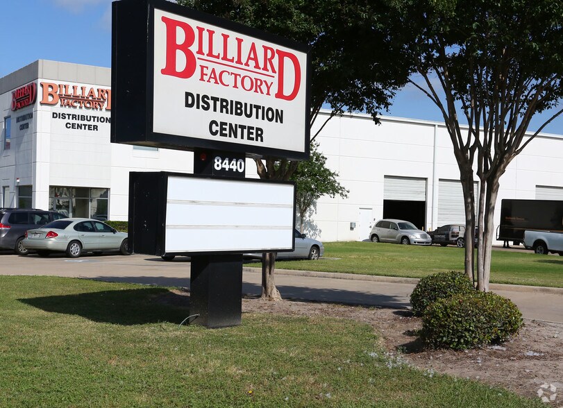 More Photos Of 8440 N Sam Houston Pky W, Houston Warehouse For Lease