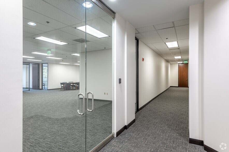 More Photos Of 9001-9003 Airport Fwy, North Richland Hills Office For Lease
