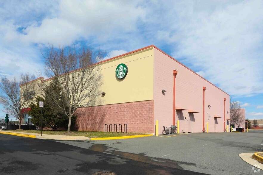 More Photos Of 14401-14423 Chantilly Crossing Ln, Chantilly General Retail For Lease
