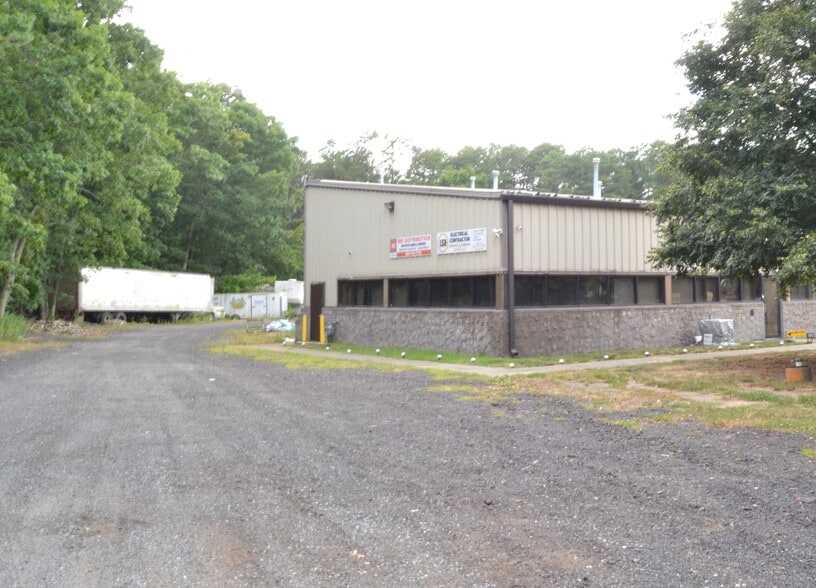 More Photos Of 487 Wright Debow Rd, Jackson Flex For Sale