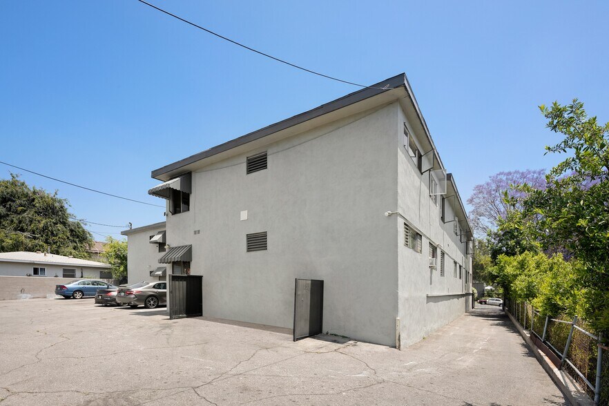 More Photos Of 144 S Avenue 55, Los Angeles Apartments For Sale