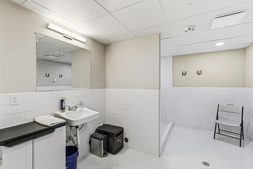More Photos Of 18233 Lincoln Meadows Pky, Parker Self Storage For Sale