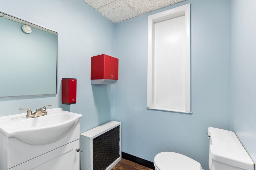 More Photos Of 1003 Wyoming Ave, Forty Fort Medical For Sale