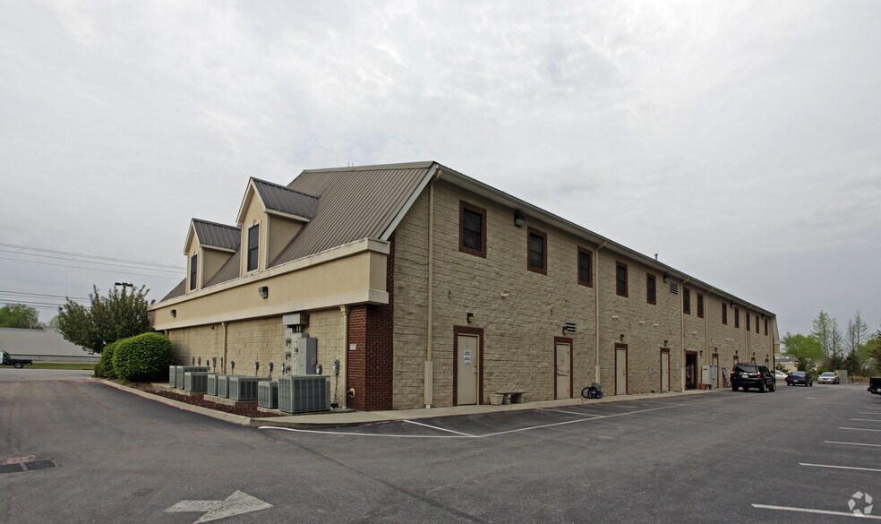 More Photos Of 1459 Interstate Dr, Cookeville Unknown For Lease