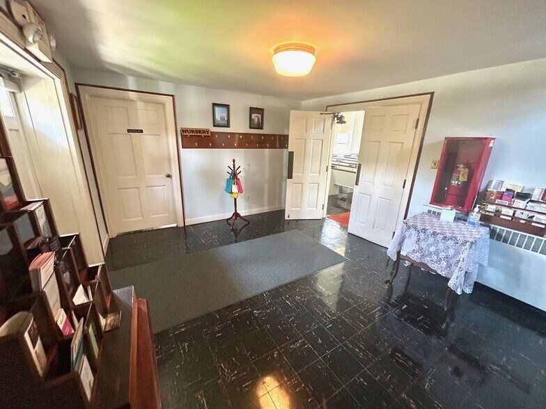 More Photos Of 11565 Pippin Rd, Cincinnati Religious Facility For Sale